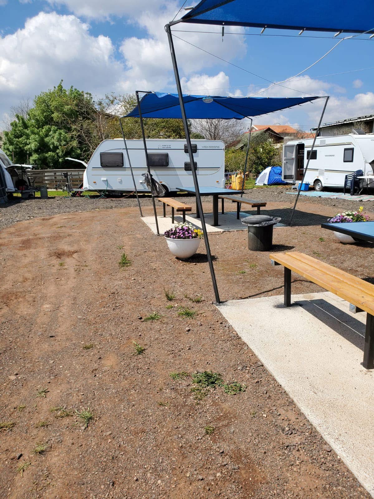 עמדות חניה מרווחות