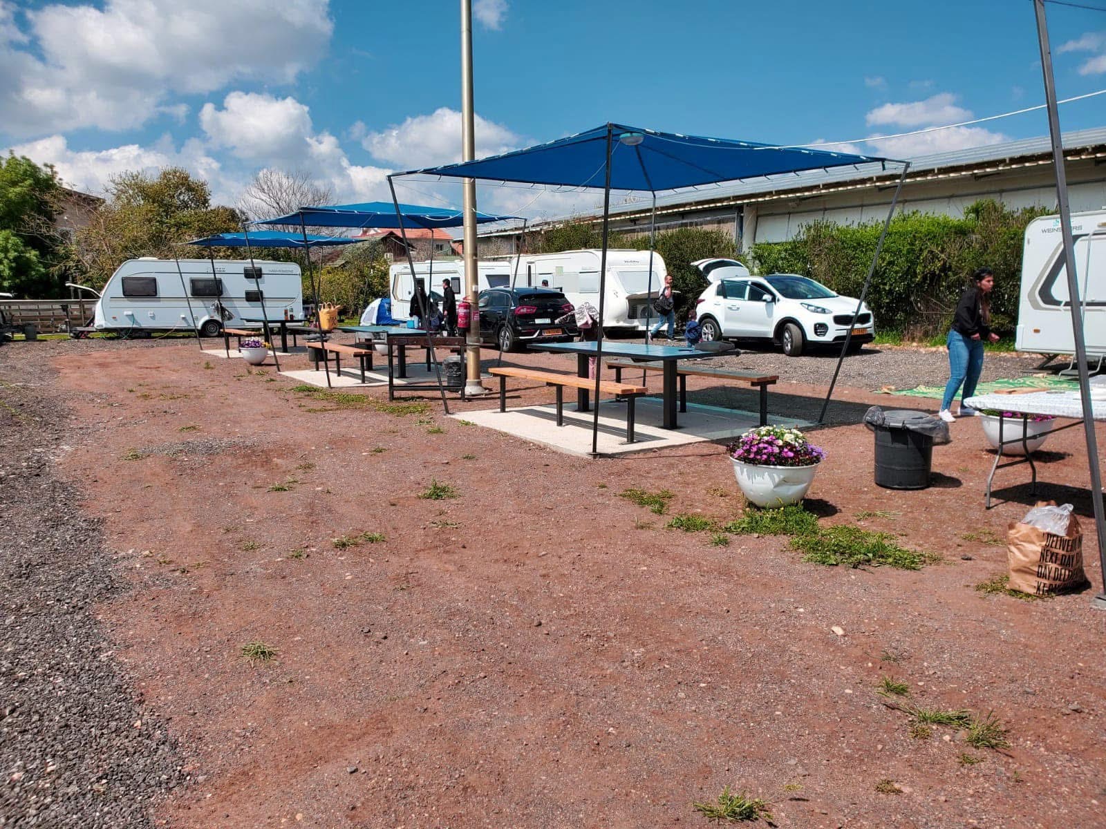 מדשאות ירוקות בפארקארוון